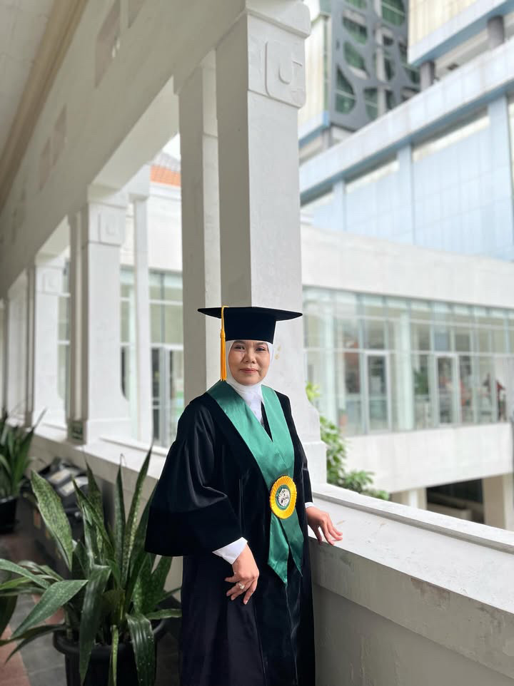 Prof. Dra. Beti Ernawati Dewi,Ph.D